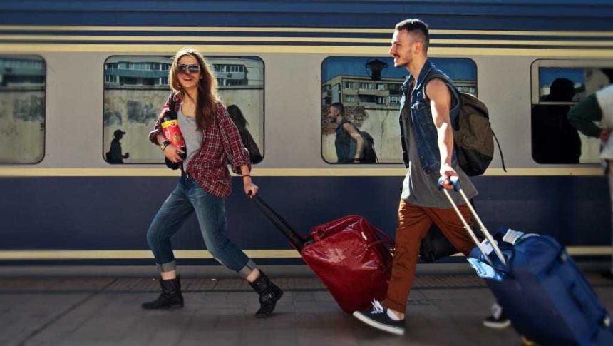 De la 1 octombrie studentii calatoresc ieftin cu trenul