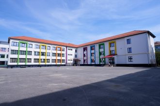 De la calorifere vechi la pompe de caldura si panouri solare Scoala Iorga reabilitata complet