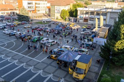 Dominic Marcu rege la Medias Podium spectaculos cu Tesla Ferrari si Mitsubishi