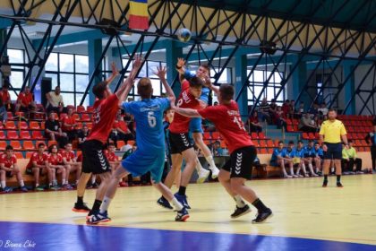 Elevii de la CSS Sibiu se antreneaza gratuit in sali de sport