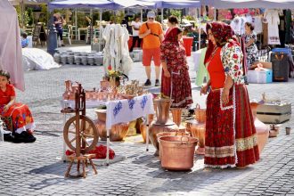 Festivalul Romilor revitalizeaza Sibiul traditii si bijuterii