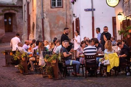 Guvernul pregateste o lovitura pentru HoReCa TVA 21 din 2026