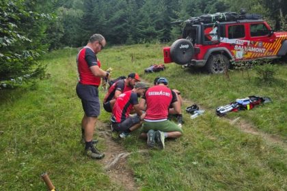 Interventie de urgenta pe munte pentru ciclist ranit