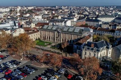 Jaf de 9 5 milioane de euro la muzeul portelanului