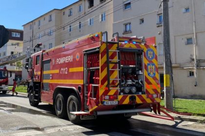 Locatari evacuati dintr un bloc din Medias dupa un incendiu