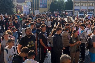 Mediashul s a mobilizat 800 de voluntari au curatat orasul