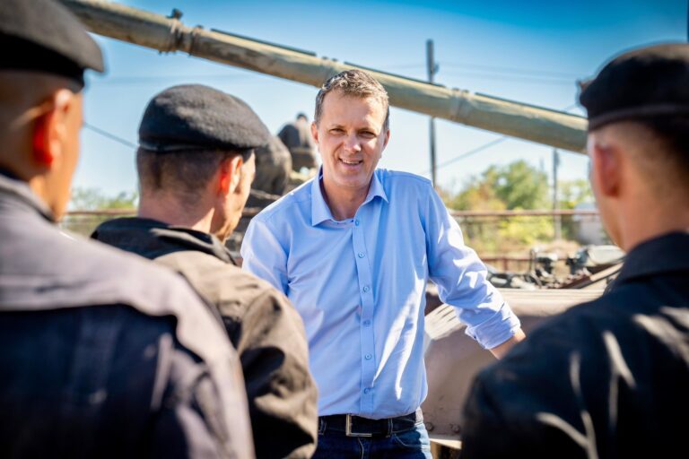 Ministrul Apararii Ionut Mosteanul la exercitiul de mobilizare