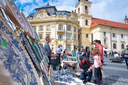 Olarii intind targ in Piaza Mare