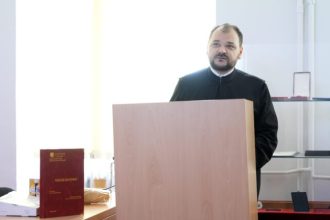 Parintele Daniel Hlodec a obtinut titlul de doctor in Teologie