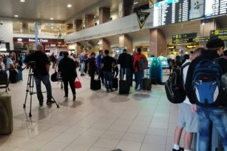 Pasagerii scapa de costurile mari ale apei in aeroportul din Sibiu si in gari pretul va fi plafonat
