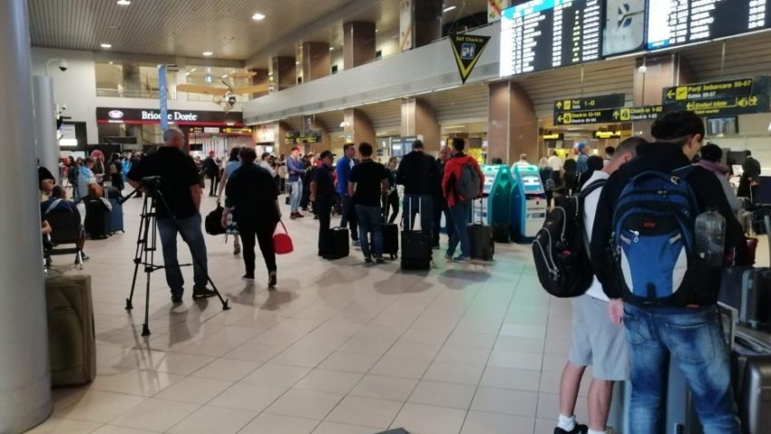 Pasagerii scapa de costurile mari ale apei in aeroportul din Sibiu si in gari pretul va fi plafonat