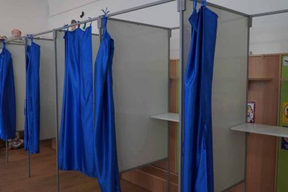 Peste 15000 de cetateni au votat in Romania