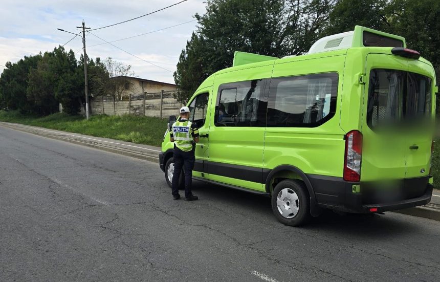 Politia a verificat microbuzele scolare din Sibiu