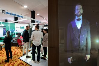 Povestea sibienilor care creeaza holograme virtuale