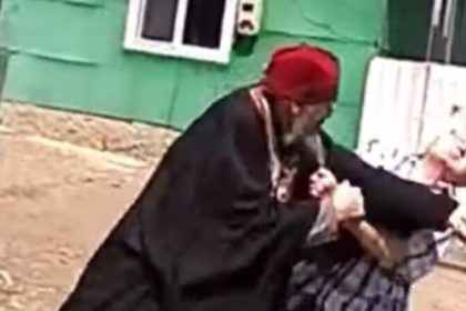 Preot boxer si a batut sotia si fiul