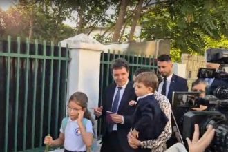 Presedintele Nicusor Dan la scoala cu fiul sau