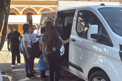 Primarul din Biertan sofer pentru elevii din Copsa Mare