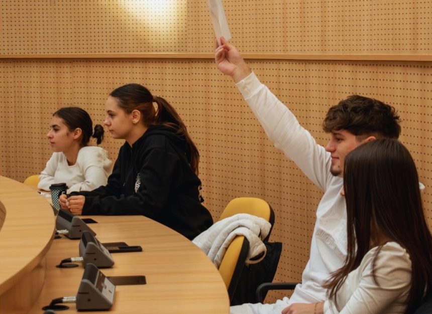 Scandal de abuz in Consiliul Elevilor Sibiu