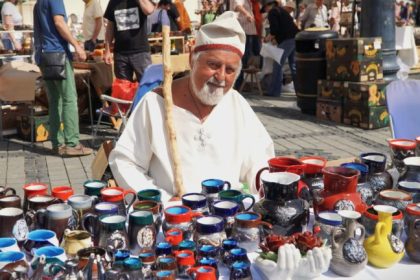 Sibiu capitala lutului Targul Olarilor atrage sute de vizitatori