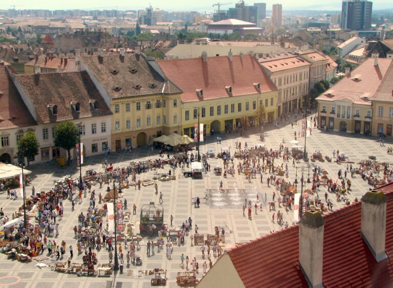 Sibiul are un weekend incendiar Olarai Backyard si Noaptea Muzeelor