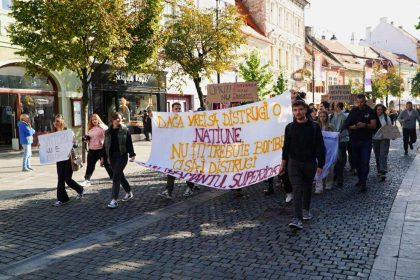 Studenti au protestat la Sibiu Educatia e o investitie