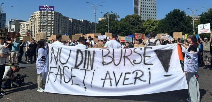 Studentii protesteaza alaturi de profesori Nu acceptam asa