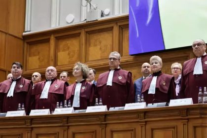 Zi decisiva la CCR pentru legea ce zguduie Guvernul Bolojan