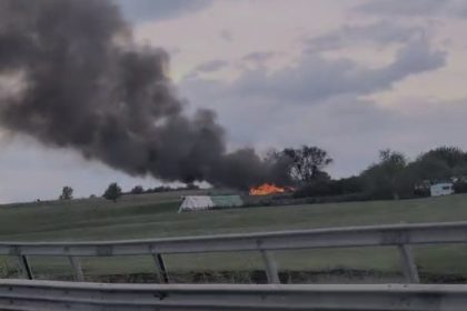 incendiu puternic la aciliu stana in flacari video