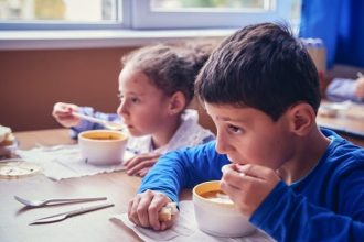 surpriza amara pentru parinti programul pentru un milion de elevi inghetat de guvern