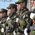 Armata voluntara aprobata de deputati tinerii vor primi pregatire militara