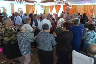 Bucurie si recunostinta la Medias pentru seniori
