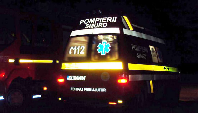 Copac cazut pe masina la Paltinis sofer ranit