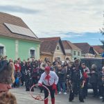 Cultura care uneste Fuga lolelor a strans comunitatea din Seica Mica foto