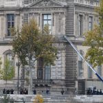 Doi autori ai furtului de la Luvru prinsi de politie