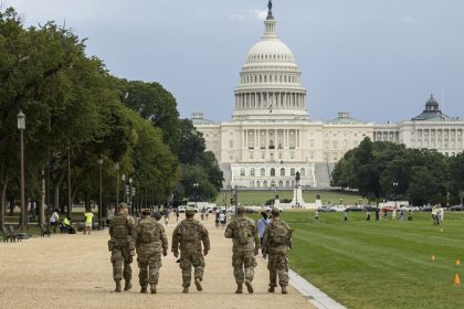 Guvernul american a trimis acasa sute de mii de functionari