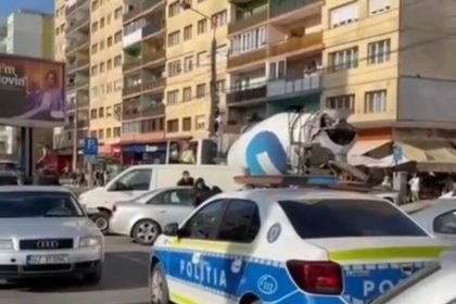 Haos pe bulevardul Mihai Viteazu masini blocate