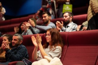 Jurnal de festival Va cadea o racheta pe casa ta