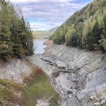 Lacul Vidraru fara apa schimbare de peisaj uimitoare