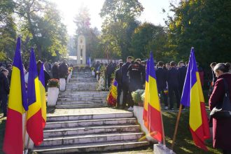 Mediasul isi cinste ste eroii de Ziua Armatei