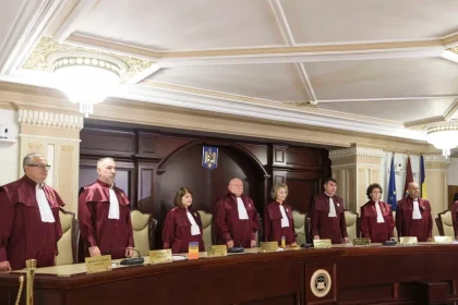Pensiile uluitoare de la Curtea Constitucionala