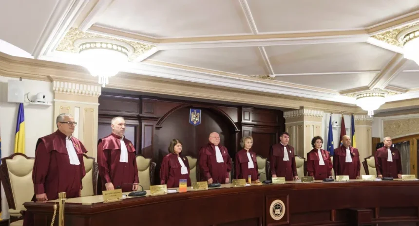 Pensiile uluitoare de la Curtea Constitucionala