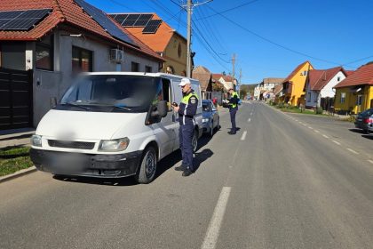 Politistii din Sibiu au descins la Agnita 230 de persoane verificate si o arma confiscata