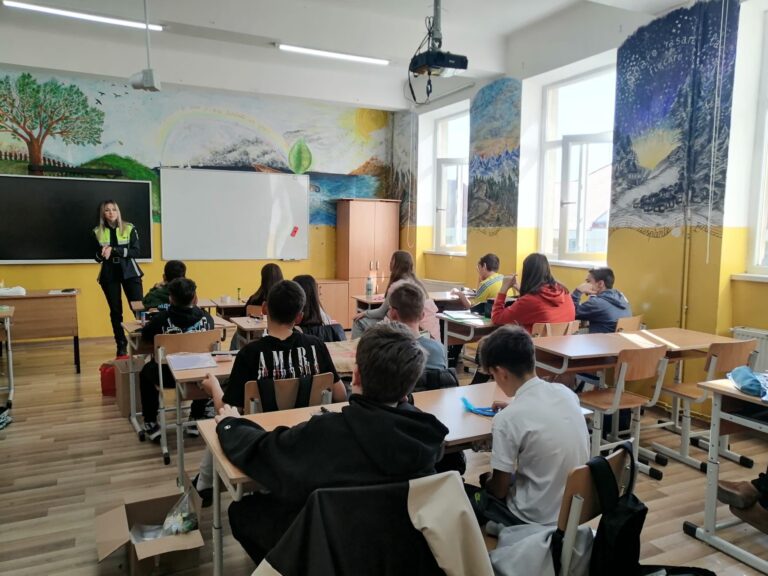 Politistii din Sibiu lectii de siguranta pentru copii