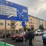 Primaria a inlocuit indicatorul de pe pista de biciclete