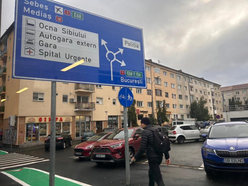 Primaria a inlocuit indicatorul de pe pista de biciclete