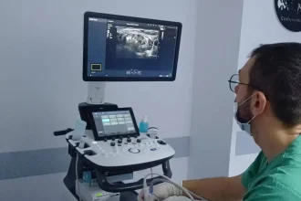 Romania aliniata la medicina internationala prima ablatia tiroidiana la Bucuresti