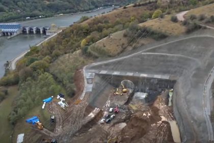 Se dinamiteaza muntele pe autostrada Sibiu Pitesti