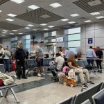 Sibienii blocati 13 ore pe aeroportul din Hurghada