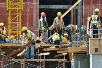 Sibiul devine tot mai asiatic cu 5800 lucratori straini