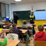 Siguranta copiilor in trafic Politistii educa la Scoala Nicolae Iorga
